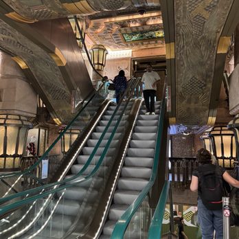 Harrods - Cool looking escalators - Department Stores Near Me - London, XGL