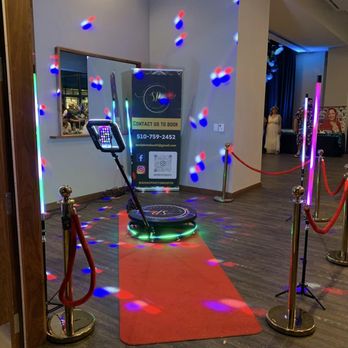 Soni Photobooth - Photo Booth Rentals Near Me Soni Photobooth - Photo Booth Rentals Near Me
