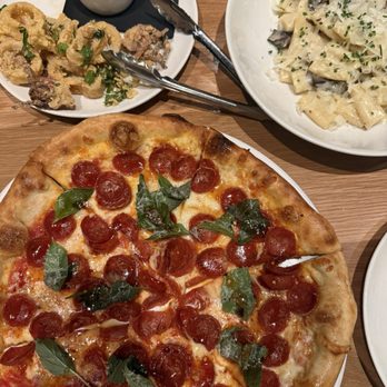 Bombo Italian Kitchen - Bombo pizza Calamari  Cacio e Pepe - Italian Near Me - Seattle, Washington