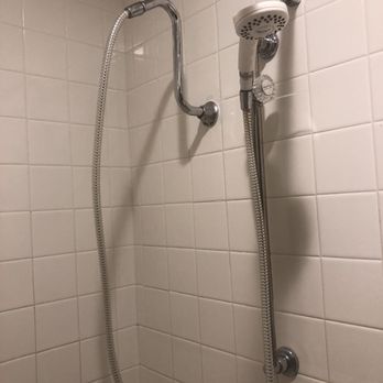 Kings Inn San Diego - Couldn't even install a simple shower head that would work better - San Diego, CA