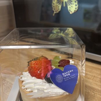 Bakery 1908 - Mini fruit custard tart - Bakeries Near Me - Orlando, Florida Bakery 1908 - Mini fruit custard tart - Bakeries Near Me - Orlando, Florida