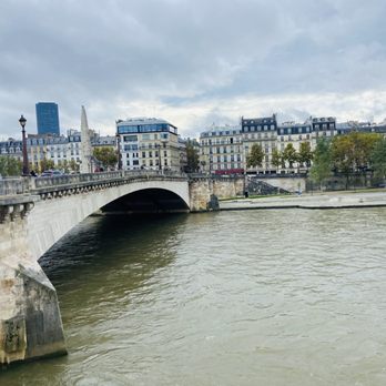 Île Saint Louis - Landmarks & Historical Buildings Near Me - Paris, 75
