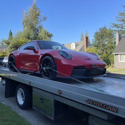 Carflo’s Towing - Towing