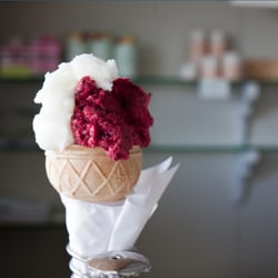 Gelateria La Scogliera - 1/2 limon, 1/2 raspberry.