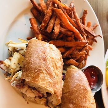 bellagreen - House roasted turkey sandwich with sweet potato fries - New American Near Me - Dallas, Texas bellagreen - House roasted turkey sandwich with sweet potato fries - New American Near Me - Dallas, Texas