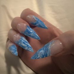 Trendy Nail Bar