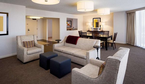DoubleTree by Hilton Hotel Houston - Greenway Plaza by null