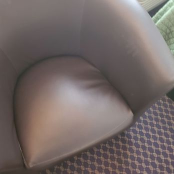 O'Hare Inn and Suites - Hole in cushion - Hotels Near Me - Schiller Park, Illinois