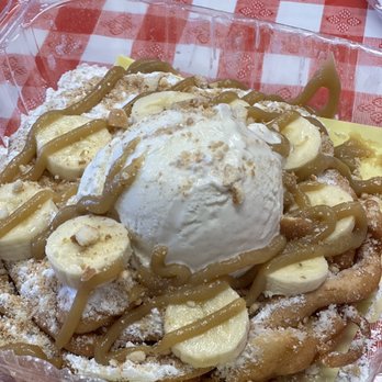 Kinsley's Ice Cream & Funnel cake parlor - Banana Cream Pudding Funnel Cake - Desserts Near Me - Fort Worth, Texas