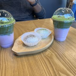 Sakura matcha latte and daifuku