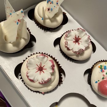 The Crimson Cake - Yummy vegan cupcakes! - Custom Cakes Near Me - Oceanside, California