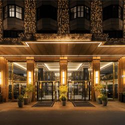 Hilton Vienna Plaza - Exterior