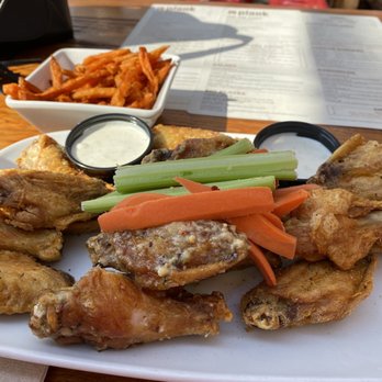 Plank - Lemon pepper, garlic Parmesan and Caribbean flavored wings w/ sweet potato fries - Bowling Near Me - Oakland, California Plank - Lemon pepper, garlic Parmesan and Caribbean flavored wings w/ sweet potato fries - Bowling Near Me - Oakland, California
