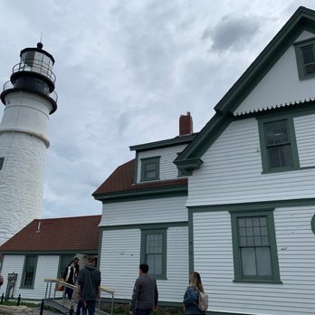 Fort Williams Park - Lighthouse - Parks Near Me - Cape Elizabeth, Maine