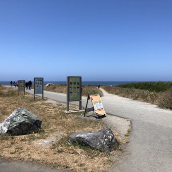 Glass Beach - Signs for masks and social distancing - Beaches Near Me