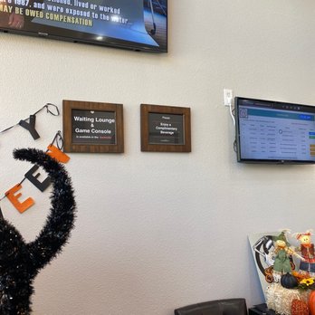 Cool Heads - Fun decor , info on lounge - Men's Hair Salons Near Me - Frisco, Texas Cool Heads - Fun decor , info on lounge - Men's Hair Salons Near Me - Frisco, Texas