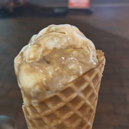 Salted Sea Salt With Caramel Ribbons Pint Salted Sea Salt With Caramel Ribbons Pint