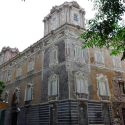 Museo Nacional de Cerámica González Martí - Palais del Marqués de Dos Aguas de style rococo