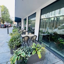 Zander K Hotel - Outside Seating