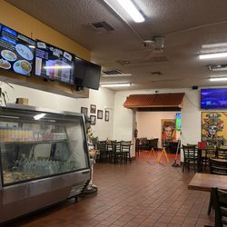 Los 4 Vientos - Inside before closing time