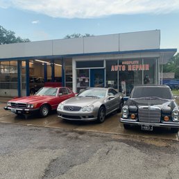 Exterior outside entrance of Michael Auto Clinic - My cars I brought for repair - Morton Grove, Illinois Exterior outside entrance of Michael Auto Clinic - My cars I brought for repair - Morton Grove, Illinois