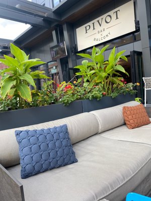 Pivot Bar and Balcony by null
