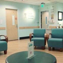 EvergreenHealth Breast Health Center - Waiting lobby