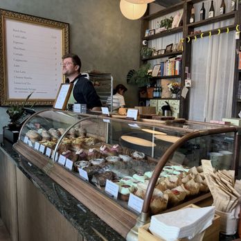 Del Sur Bakery & Cafe - Filipino Near Me - Chicago, Illinois