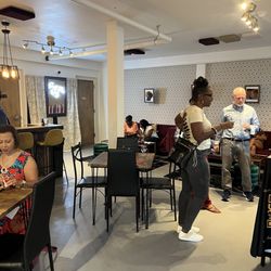 The Vibrary - Wine & Bookbar - Beautiful place.