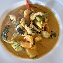 Gang Ped (Red Curry) with Chicken and Shrimp, Zucchini, Carrots, Basil and Peppers Gang Ped (Red Curry) with Chicken and Shrimp, Zucchini, Carrots, Basil and Peppers