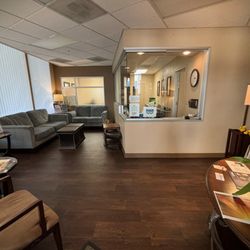 Discovery Counseling Center of San Ramon Valley - Reception/Waiting area of Danville clinic