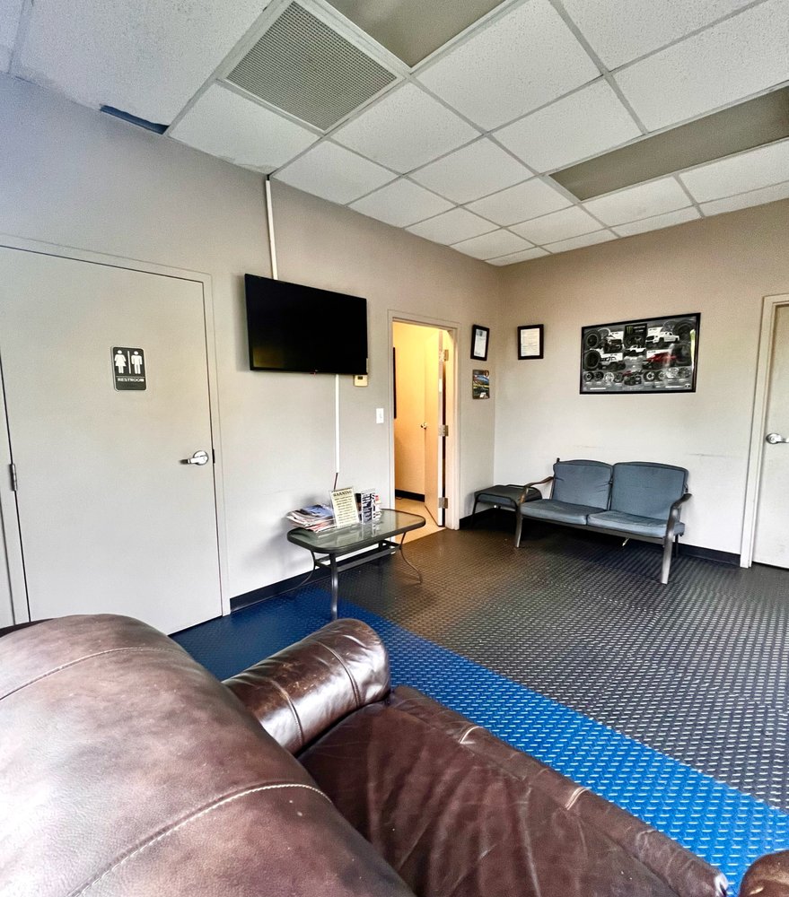 SALGADO AUTO REPAIR Updated September 2024 12 Photos 2730 Austell