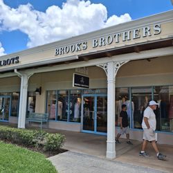 Brooks Brothers Factory Outlet