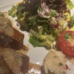 Seared tuna salad