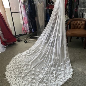 Cici Li Couture - Making bridal veil - Women's Clothing Near Me - Great Neck, New York Cici Li Couture - Making bridal veil - Women's Clothing Near Me - Great Neck, New York