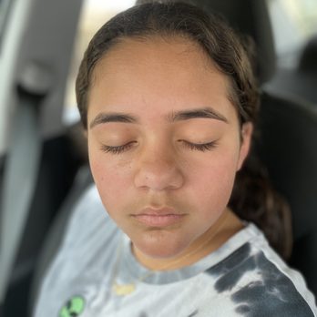 Paradise Eyebrows Threading - Little sisters eyebrow finished look - Waxing Near Me - Glendale, Arizona