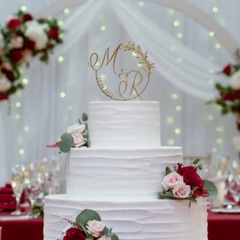 Carousel Flowers - Wedding Cake with Flowers Added by Carousel - Florists Near Me - Elmhurst, Illinois
