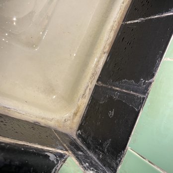 Travelodge by Wyndham - This room is absolutely disgusting and unsanitary. - Hotels Near Me - The Dalles, Oregon Travelodge by Wyndham - This room is absolutely disgusting and unsanitary. - Hotels Near Me - The Dalles, Oregon