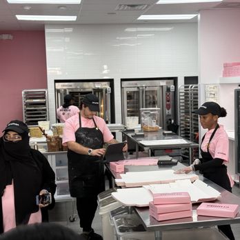 Crumbl - Piscataway - Bakeries Near Me - South Plainfield, New Jersey Crumbl - Piscataway - Bakeries Near Me - South Plainfield, New Jersey