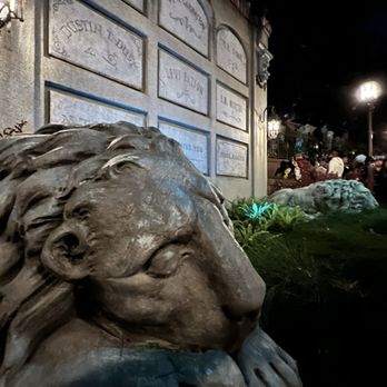 Haunted Mansion - Outside decor - Haunted Houses Near Me - Anaheim, California Haunted Mansion - Outside decor - Haunted Houses Near Me - Anaheim, California
