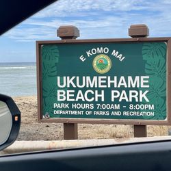 Ukumehame Beach - Best spot for beginner surfing sessions ... lots of waves
