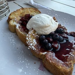 French toast with berries French toast with berries