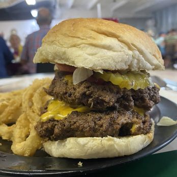 Daddyz In The Pass - Daddy's burger - Seafood Near Me - Pass Christian, Mississippi