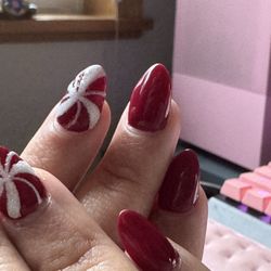 Ten Perfect Nails - Peppermint Christmas fill