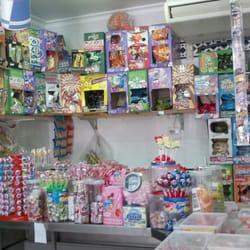 Heladeria-Confiteria la Martinita - Hay chuches para parar un tren , es