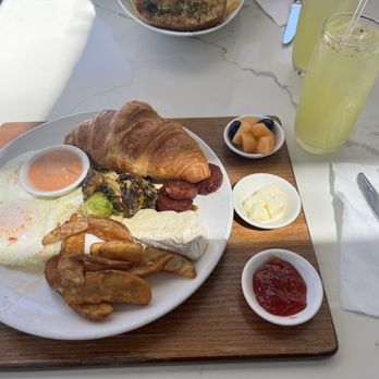 Utopia Caffe - French breakfast platter - Breakfast & Brunch Near Me - Tustin, California
