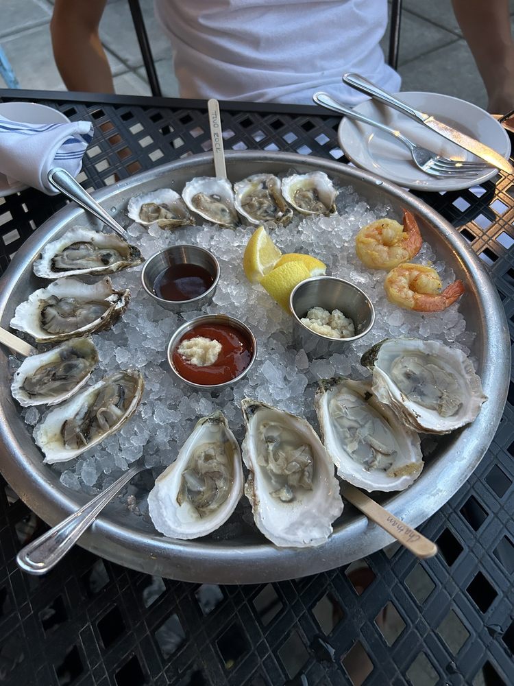 Trident Galley & Raw Bar - Hingham