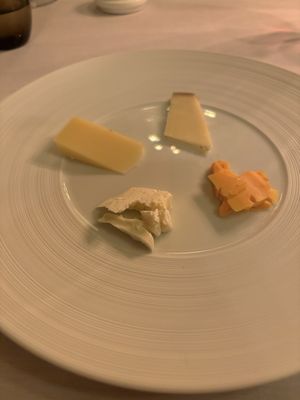 Cheval Blanc by Peter Knogl by null