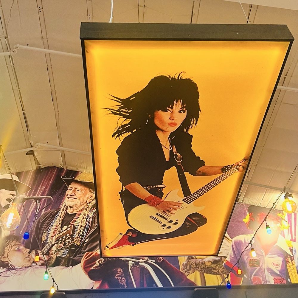 Rock & Brews - Grapevine - Burgers Near Me - Grapevine, Texas Rock & Brews - Grapevine - Burgers Near Me - Grapevine, Texas