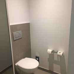Novotel - Bathroom is in a separate room from shower and sink